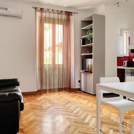 Joivy Cosy 1Br Flat Near Montanelli Gardens Apartment Milan Exterior photo